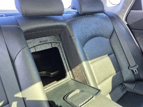 Used 2017 Kia Cadenza Technology image 18