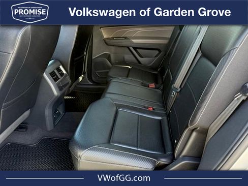 Certified 2022 Volkswagen Atlas Cross Sport SE AWD/4WD image 27