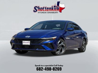 Used 2024 Hyundai Elantra SEL w/ Convenience Package