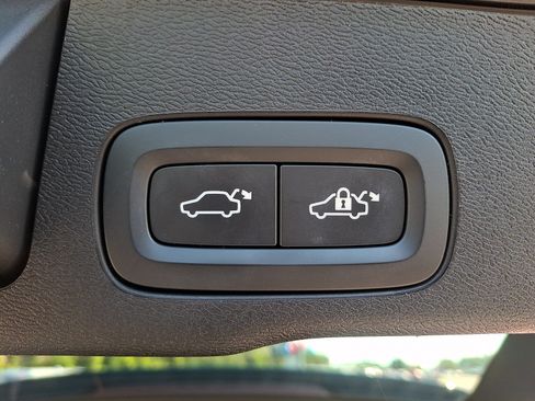 Certified 2024 Volvo XC60 B5 Core w/ Protection Package Premier AWD/4WD image 29