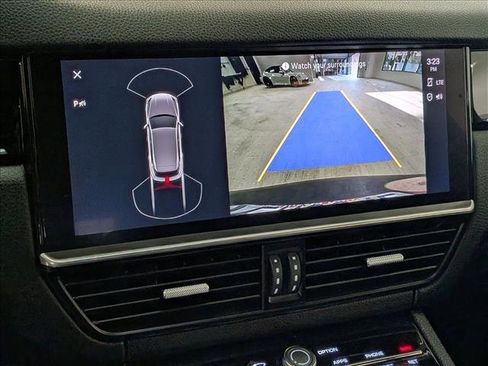 Certified 2023 Porsche Cayenne Platinum Edition image 19