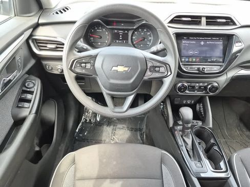 Used 2023 Chevrolet TrailBlazer LT w/ Convenience Package AWD/4WD image 8