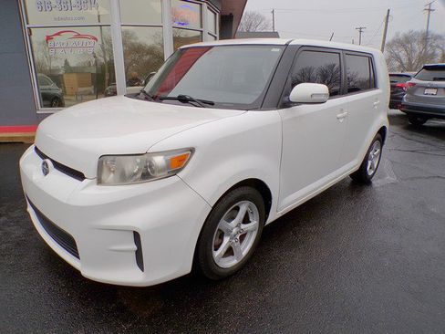 Used 2011 Scion xB image 6