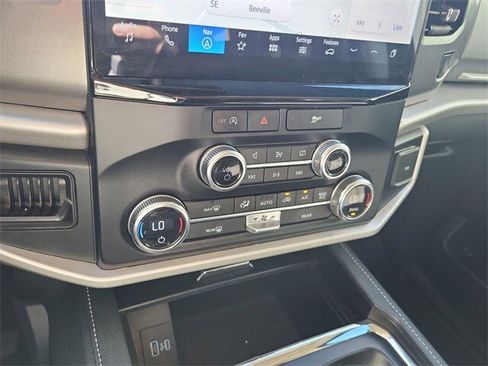 Used 2023 Ford Expedition XLT image 16