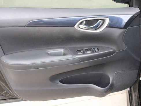 Used 2019 Nissan Sentra SR image 19