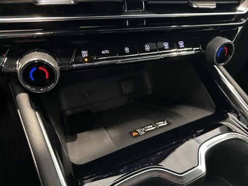 New 2026 Chevrolet Traverse LT w/ Midnight/Sport Edition image 21