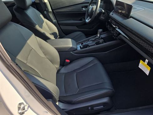 Used 2025 Honda Accord Touring image 10