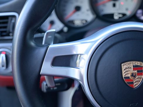 Used 2015 Porsche 911 Turbo S image 29