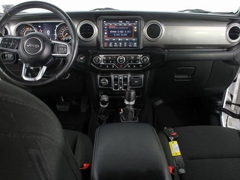 Used 2020 Jeep Wrangler Unlimited Sahara image 9