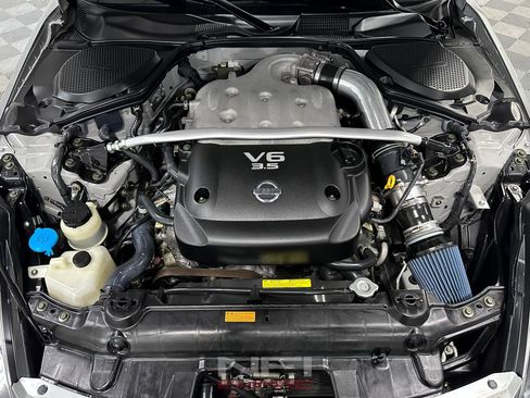 Used 2004 Nissan 350Z Touring RWD image 42