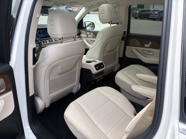 Used 2024 Mercedes-Benz GLS 450 4MATIC image 23