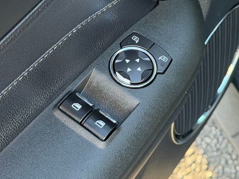 Used 2016 Ford Mustang Premium image 15