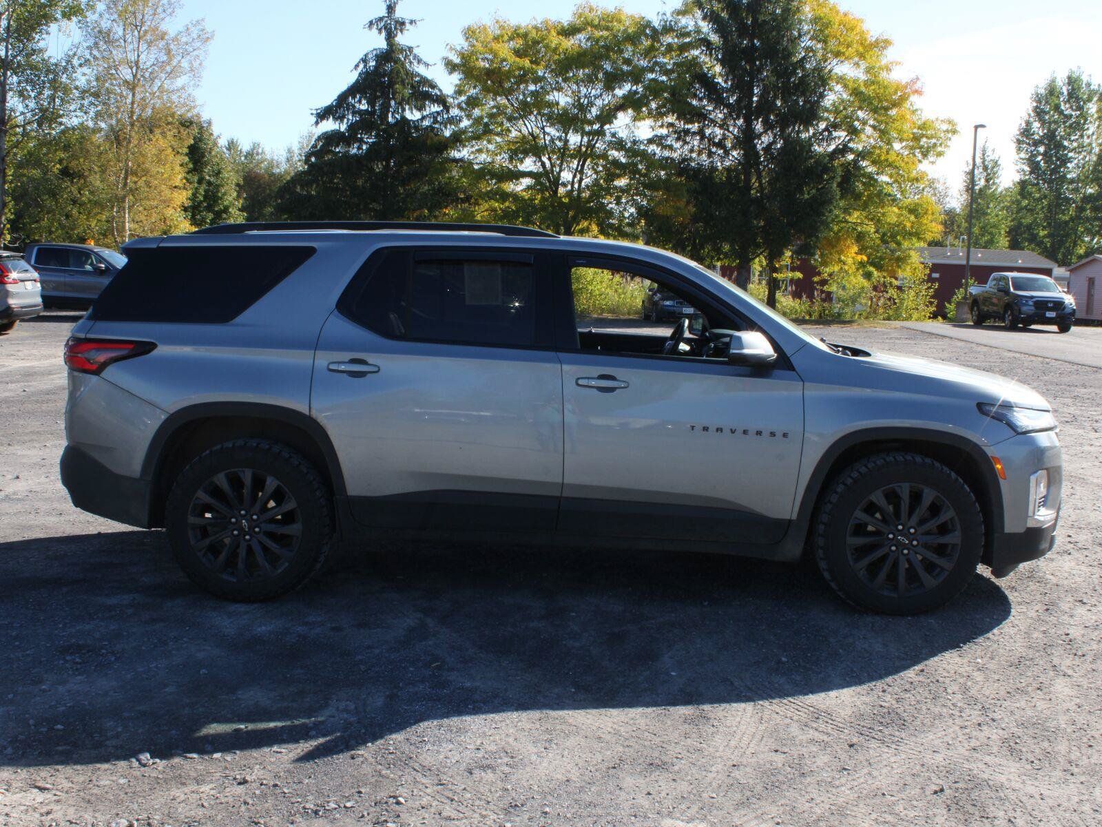 Used 2023 Chevrolet Traverse RS AWD/4WD image 4