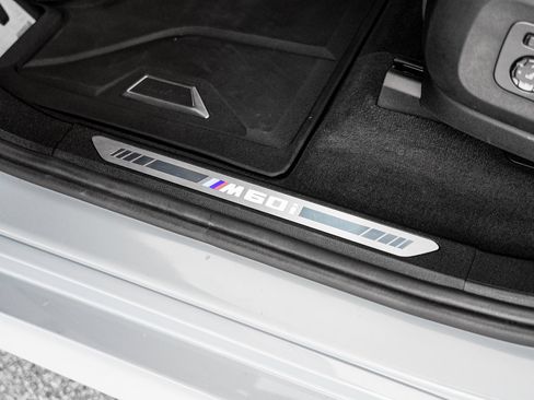 Used 2025 BMW X7 M60i AWD/4WD image 15