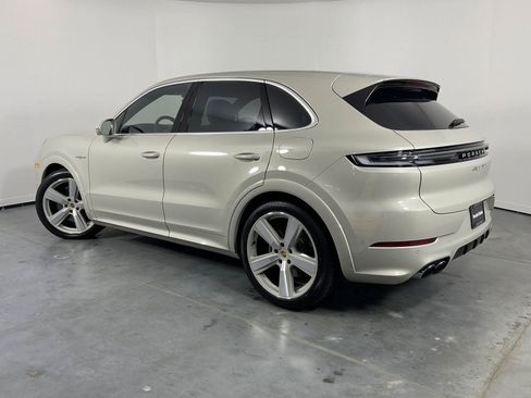 Certified 2024 Porsche Cayenne Turbo image 3