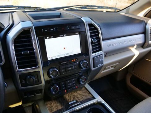 Used 2018 Ford F250 Lariat w/ Lariat Ultimate Package image 11