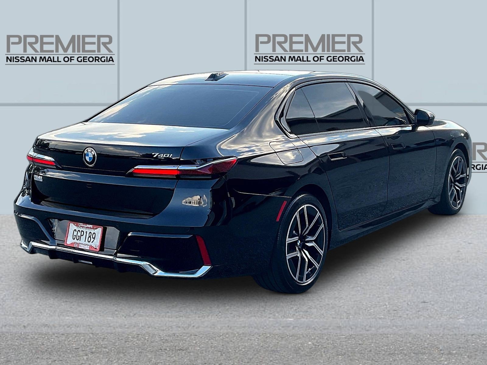 Used 2024 BMW 740i RWD image 7
