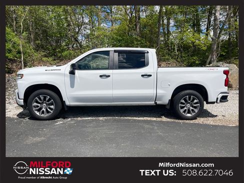 Used 2022 Chevrolet Silverado 1500 RST w/ Bed Protection Package AWD/4WD image 2