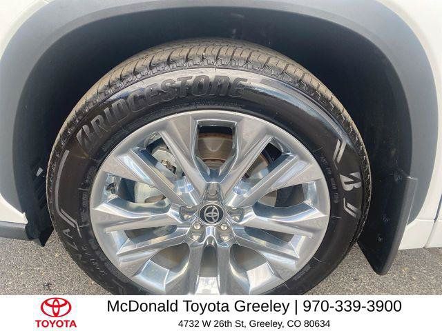Certified 2025 Toyota Highlander Limited AWD/4WD image 10