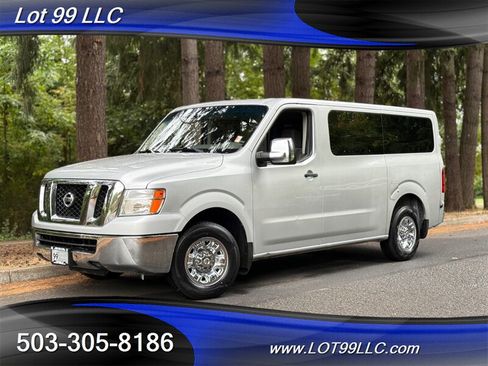 Used 2021 Nissan NV 3500 SV RWD image 3
