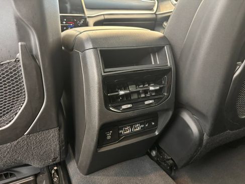 Used 2023 Jeep Grand Cherokee Limited w/ Trailer Tow Prep Group (B) AWD/4WD image 26