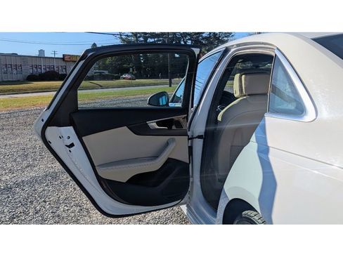 Used 2022 Audi A4 2.0T Premium Plus image 10