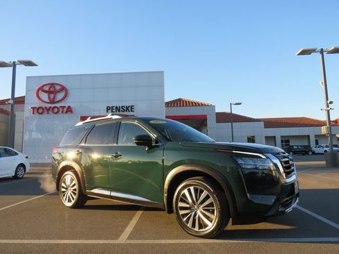 Used 2022 Nissan Pathfinder Platinum w/ Cargo Package image 14