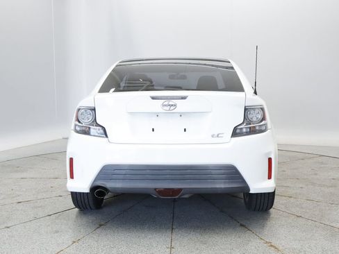 Used 2014 Scion tC FWD image 4