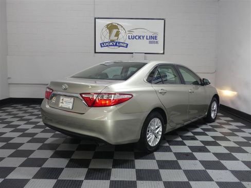 Used 2017 Toyota Camry LE FWD image 10