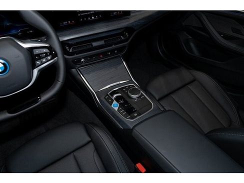 Used 2025 BMW i4 xDrive40i w/ Premium Package image 61