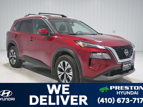 Used 2023 Nissan Rogue SV image 3