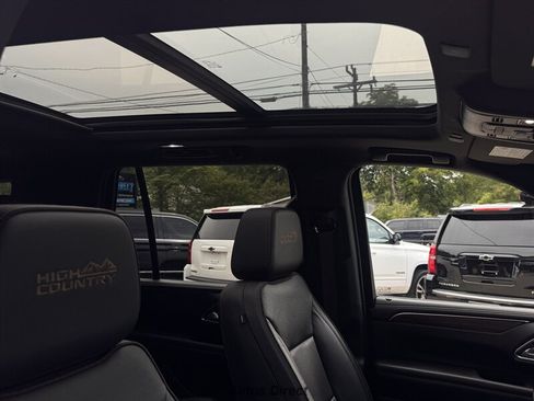 Used 2021 Chevrolet Tahoe High Country w/ Premium Package AWD/4WD image 24