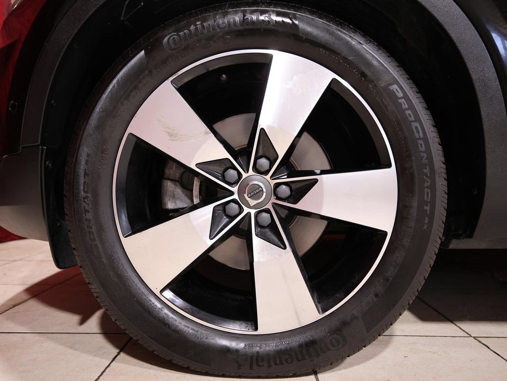 Used 2019 Volvo XC40 T5 Momentum AWD/4WD image 6