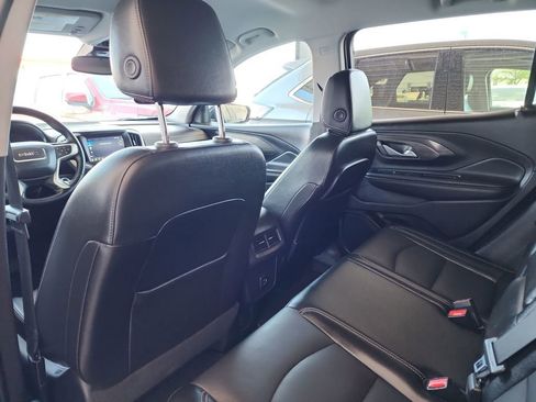 Used 2024 GMC Terrain SLT image 38