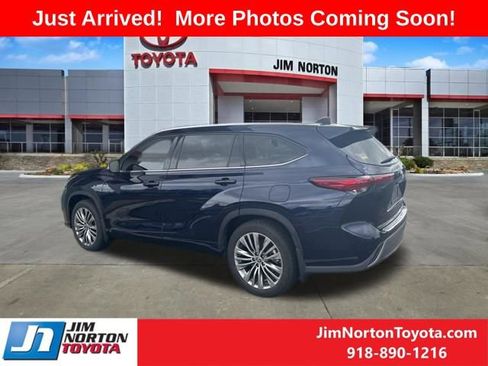 Used 2021 Toyota Highlander Platinum image 5