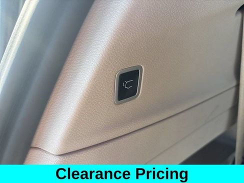 Used 2023 Chrysler Voyager LX FWD image 33