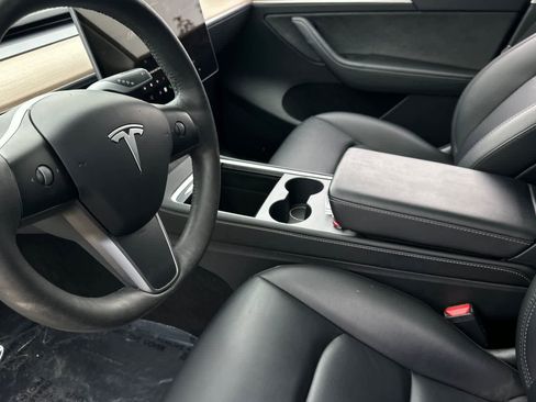 Used 2023 Tesla Model Y Performance AWD/4WD image 14