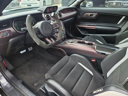 Used 2021 Ford Mustang Shelby GT500 w/ Technology Package image 2