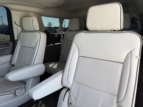 Used 2023 GMC Yukon XL Denali w/ Denali Reserve Package image 23