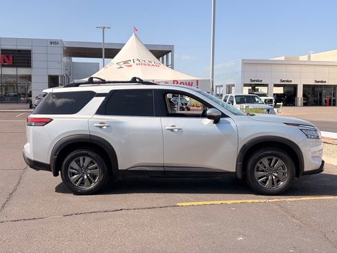 Certified 2022 Nissan Pathfinder SV FWD image 7