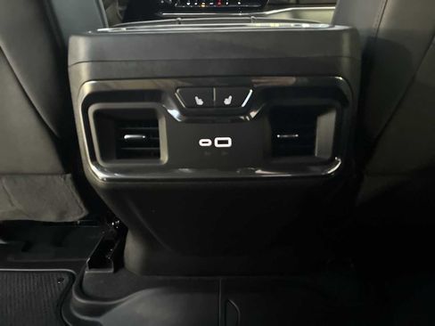 Used 2025 Chevrolet Silverado 3500 LTZ image 22