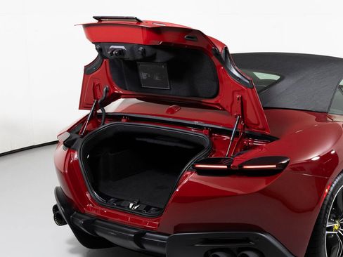 Used 2024 Ferrari Roma Spider image 16