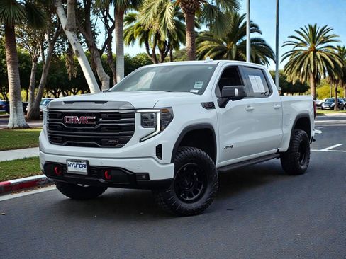 Used 2022 GMC Sierra 1500 AT4 w/ AT4 Premium Package AWD/4WD image 2