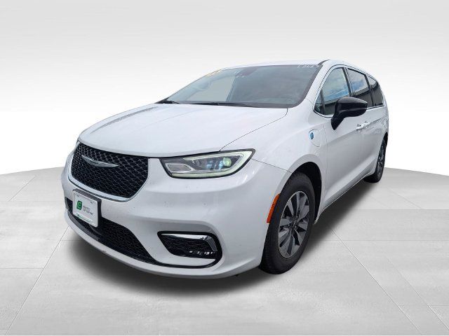 Used 2024 Chrysler Pacifica Limited FWD image 3