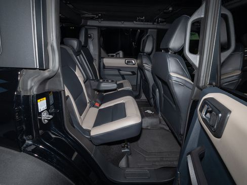 Used 2024 Ford Bronco Wildtrak image 22