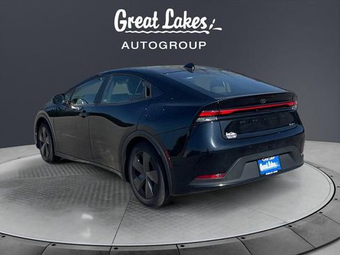 Used 2024 Toyota Prius LE FWD image 3