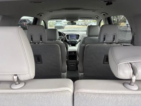 Used 2017 GMC Acadia SLT FWD image 18