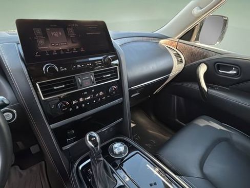 Used 2023 INFINITI QX80 Premium Select w/ All-Season Package image 25