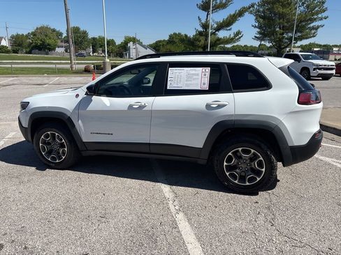 Used 2022 Jeep Cherokee Trailhawk w/ Comfort/Convenience Group AWD/4WD image 18
