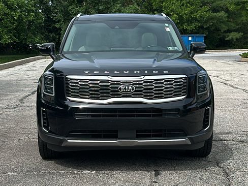 Used 2021 Kia Telluride EX w/ EX Premium Package FWD image 3
